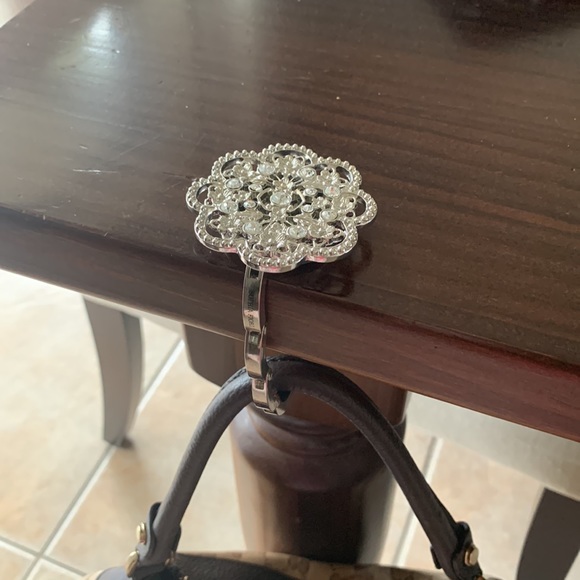 Purse Holder by Sophia Fiori - Picture 1 of 7